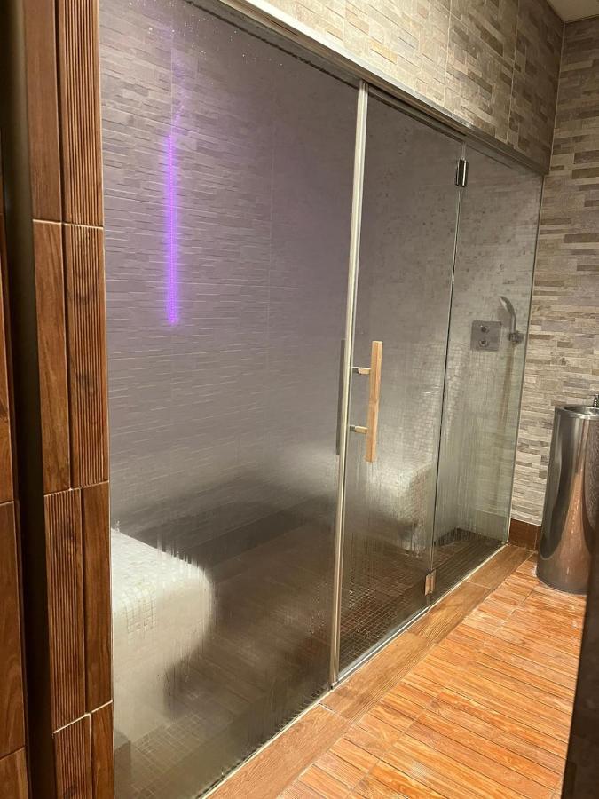 Luxury Apartment Dunapest With Spa And Pool Budapest Eksteriør billede